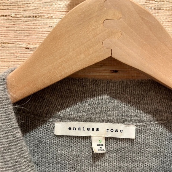 Endless Rose Sweater - Picture 9 of 16